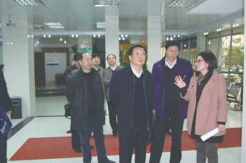 2008年，河南省计生委领导莅临我院参观交流